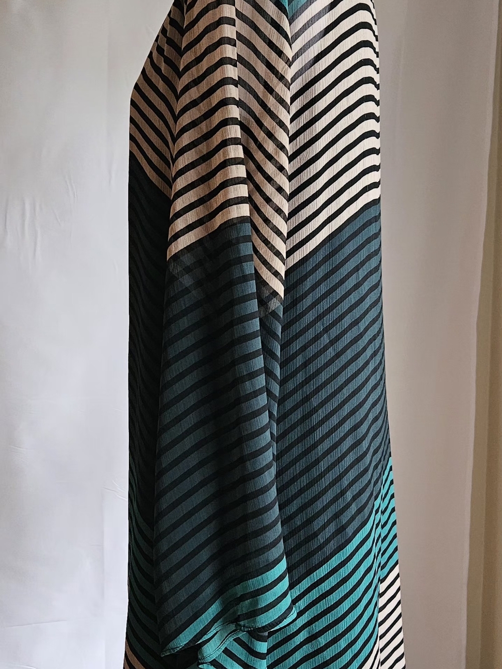 ​ECI New York Shift Dress Size 8 Striped V-Neck Bell Sleeve Sheer Overlay Teal - Picture 6 of 15